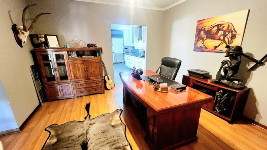 To Let 3 Bedroom Property for Rent in Safari Gardens North West